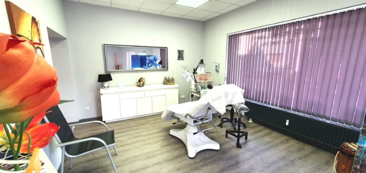 Rückbereich mit Schaufenster