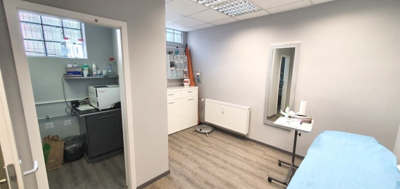 Hinterraum mit Küche & WC